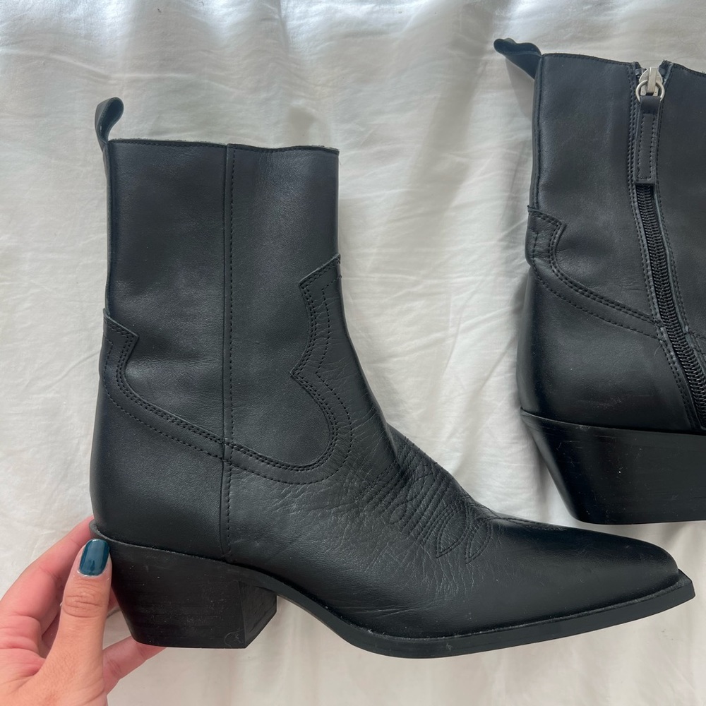 Zara boots never used